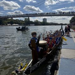 FRVS im Drachenboot am Steg